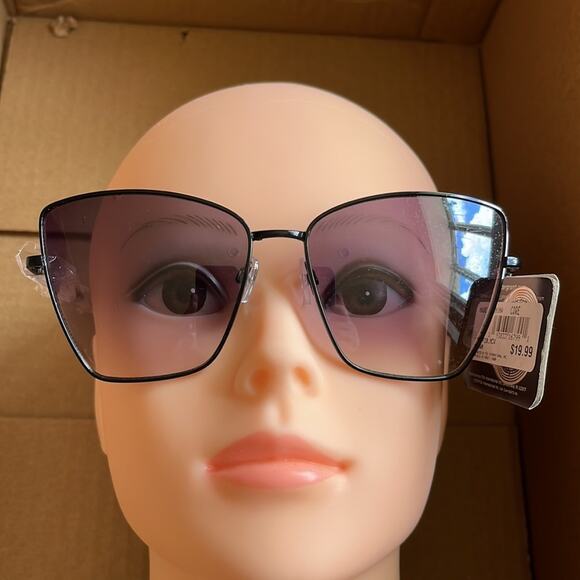 Foster Grant MaxBlock Teagan Sunglasses Black - Picture 3 of 8